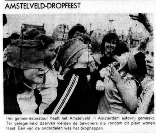 "AMSTELVELD-DROPFEEST". "De tĳd : dagblad voor Nederland". Amsterdam, 01-06-1973. Geraadpleegd op Delpher op 04-04-2017, http://resolver.kb.nl/resolve?urn=ddd:011236149:mpeg21:a0003