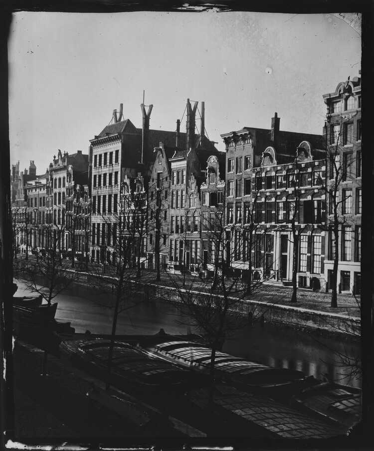 945 Guinness schokkend Jacob Olie, Herengracht 20, 22 en 24 (van rechts naar links), 1862,  Stadsarchief Amsterdam — Hart Amsterdammuseum