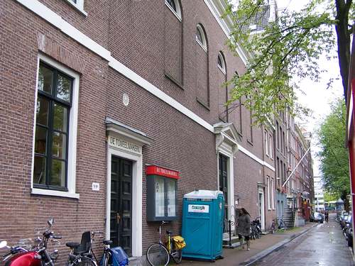 De Toneelmakerij is gevestigd aan de Lauriergracht te Amsterdam.