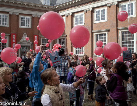 Ballonnenwedstrijd van het Kleine Weeshuis