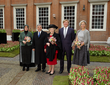 Presidentsvrouw Hayrünnisa Gül, President Gül, Koningin Beatrix, Prins Willem-Alexander en Prinses Máxima