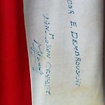 Op het shirt geschreven: "Voor E. Dembrovski Van Johan Cruijff"