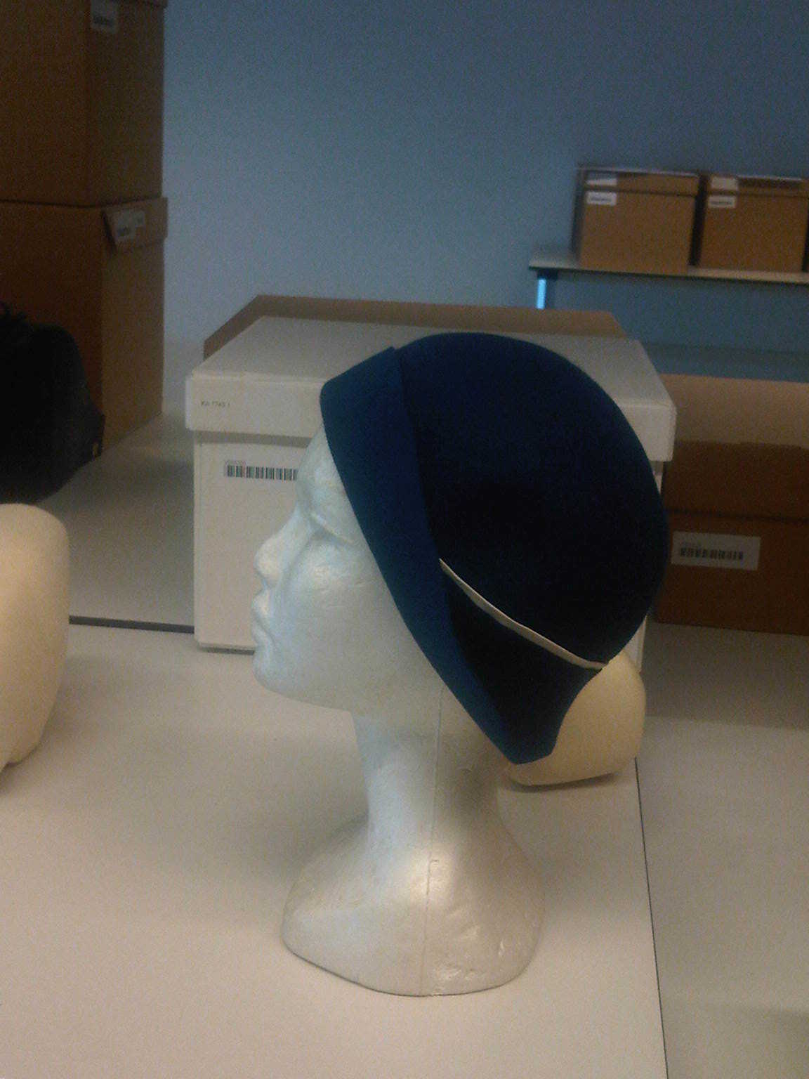 Voorkeursbehandeling Hechting token Modeblog: blauwe hoedjes — Hart Amsterdammuseum
