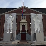 Gatekeepers (Pieter Pietersz Hasselaer). Een lichtsculptuur door kunstenares Irma de Vries