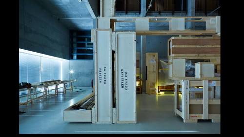 Opbouw expositie '1:1 Stijlkamers' in Het Nieuwe Instituut, 2015. Foto Johannes Schwartz