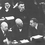 Theo Thijssen in Tweede kamer met S.D.A.P.-fractiegenoten, 1937. Spaarnestad  Fotoarchief
