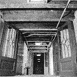 Afb. 16 De bekabeling en  plafondverlichting uit 1969 opnieuw in het zicht tijdens de renovatie van 1996