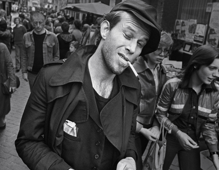 Tom Waits in de Hazenstraat (1977)