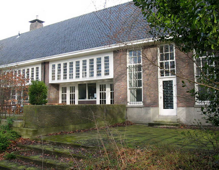 Het voormalige gebouw van de Openluchtschool in het Oosterpark.
