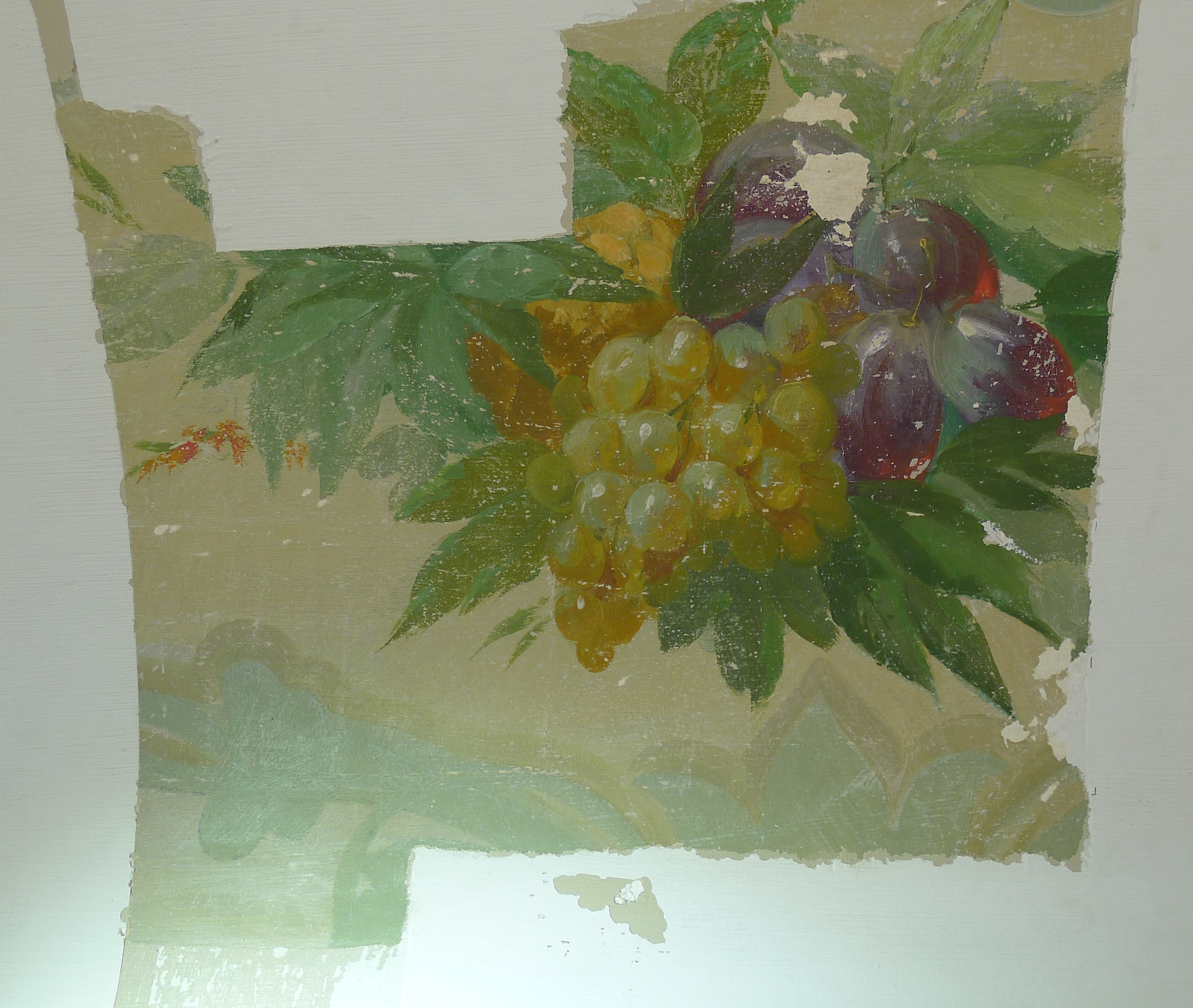 Detail met fruit in plafondschildering koepelkamer.