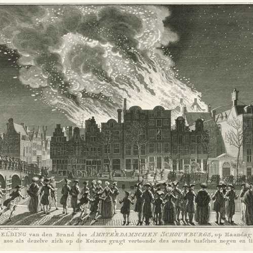 Noach van der Meer II, Uitslaande brand van de Amsterdamse schouwburg gezien vanaf de Keizersgracht, 1772, ets en gravure. Collectie Amsterdam Museum A 12483