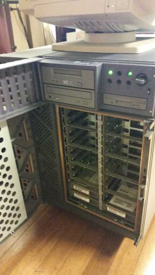 Digitale 'graafmachine': SUN Ultra 450 Enterprise Server