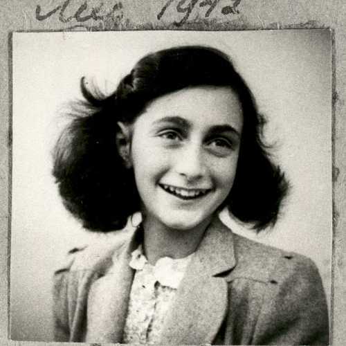 Anne Frank (1929-1945), Foto uit ca. 1942. Beeld in collectie AFF Basel / AFS Amsterdam