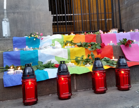 Amsterdam herdenkt slachtoffers Orlando