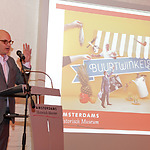 Na de opening was het woord aan Felix Rottenberg die zelf onderzoek heeft gedaan naar Amsterdamse buurtwinkels. 