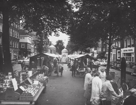 De markt op de Lindengracht. Foto: Beeldbank, stadsarchief Amsterdam.