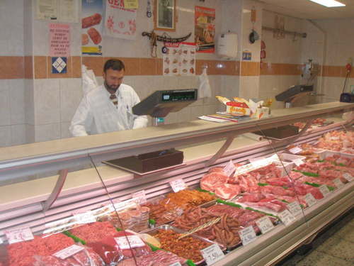 Slagerij in Nuri Genco supermarkt