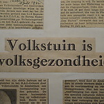 Kranten artikel in de tentoonstelling