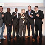 Eberhard van der Laan ontvangt de gordel van vechtsportkampioenen Peter Aerts, Ernesto Hoost, Remy Bonjasky, Sem Schilt en Rico Verhoeven. © Edwin van Eis