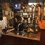 Dounia Jari in Café het Mandje