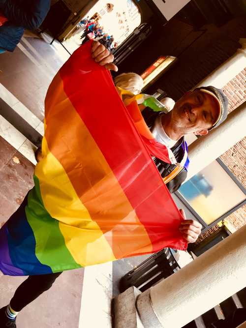 Vladimir Chorchordin gaf een warm welkom aan de bezoekers van de Gay Games Amsterdam Queer History Talk!