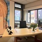 Beeld op werkkamer van Marja Ruigrok in Hoofddorp