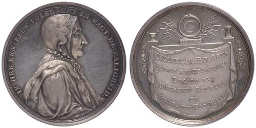 Zilveren penning voor de honderdste verjaardag van Cornelia Bierens door Johann Georg Holtzhey, 1790, Amsterdam Museum (inv.nr. PA 626)